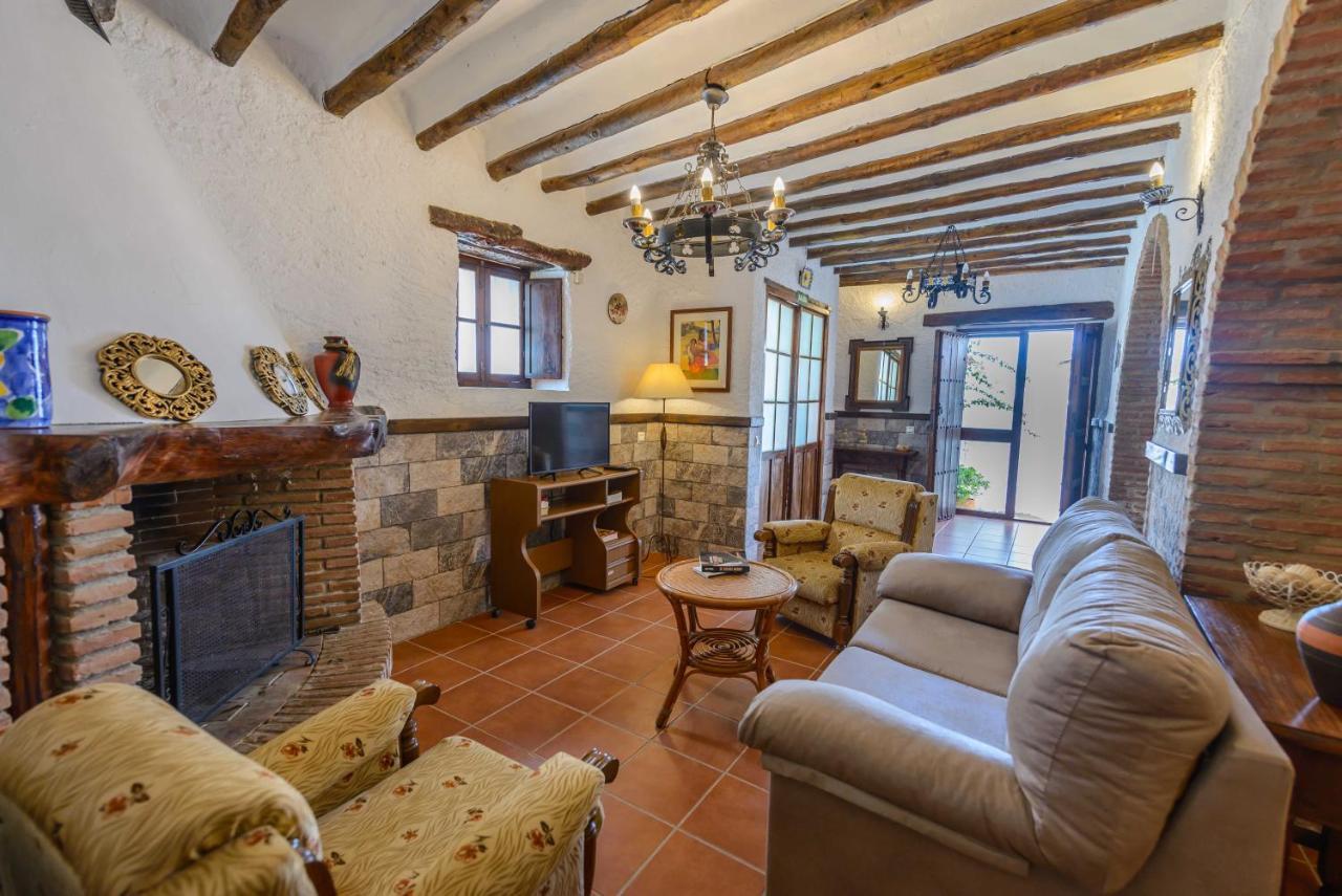 Holiday Home El Pilarillo Piscina Compartida Alcaucín Dış mekan fotoğraf