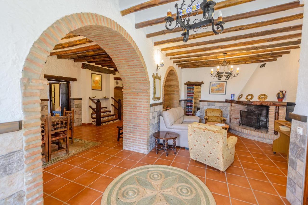 Holiday Home El Pilarillo Piscina Compartida Alcaucín Dış mekan fotoğraf
